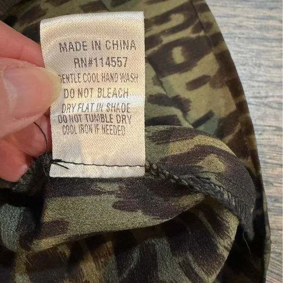 THML Olive Leopard Print Blouse w Tan Embroidered Puff Sleeves Size M - Picture 7 of 10